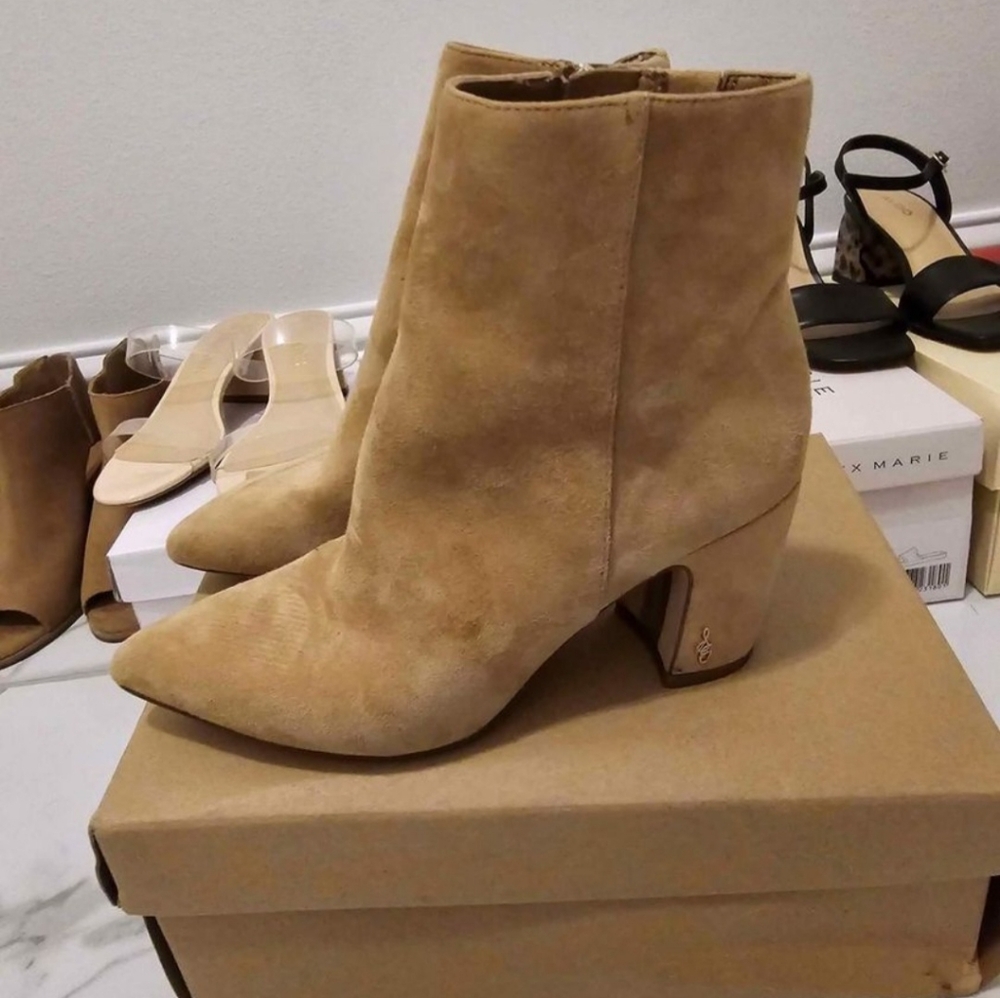 Boots - Picture 3 of 5